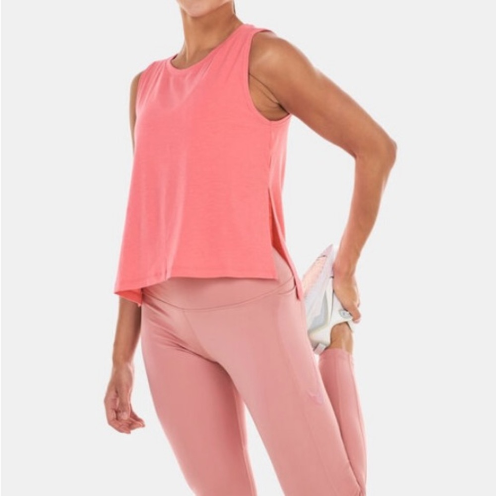 🦩Nike Yoga Dri fit coral pink Women's Tank. Like New.